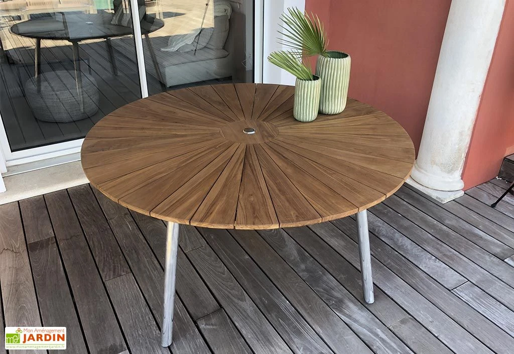 Table De Jardin Ronde En Bois De Teck Et Métal Ubud - Ø 150 Cm 2 Table De Jardin Ronde En Bois De Teck Et Métal Ubud - Ø 150 Cm – Image 2