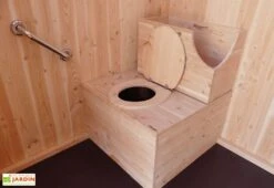 Toilette Sèche En Bois D’Épicéa LécoBox PMR (pour Personnes à Mobilité Réduite) 8 Toilette Sèche En Bois D’Épicéa LécoBox PMR (pour Personnes à Mobilité Réduite) -Hevea Jardin Magasin toilette seche bois epicea lecobox pmr 2